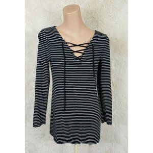 Old Navy Women's Size Medium Vneck Long Sleeve Top Black White Striped Cotton G